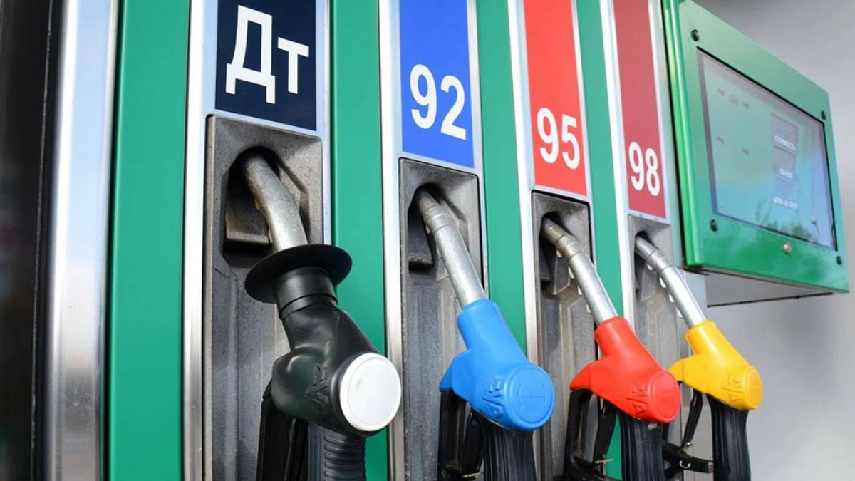 Disipado os mitos sobre a gasolina na que moitos condutores cren