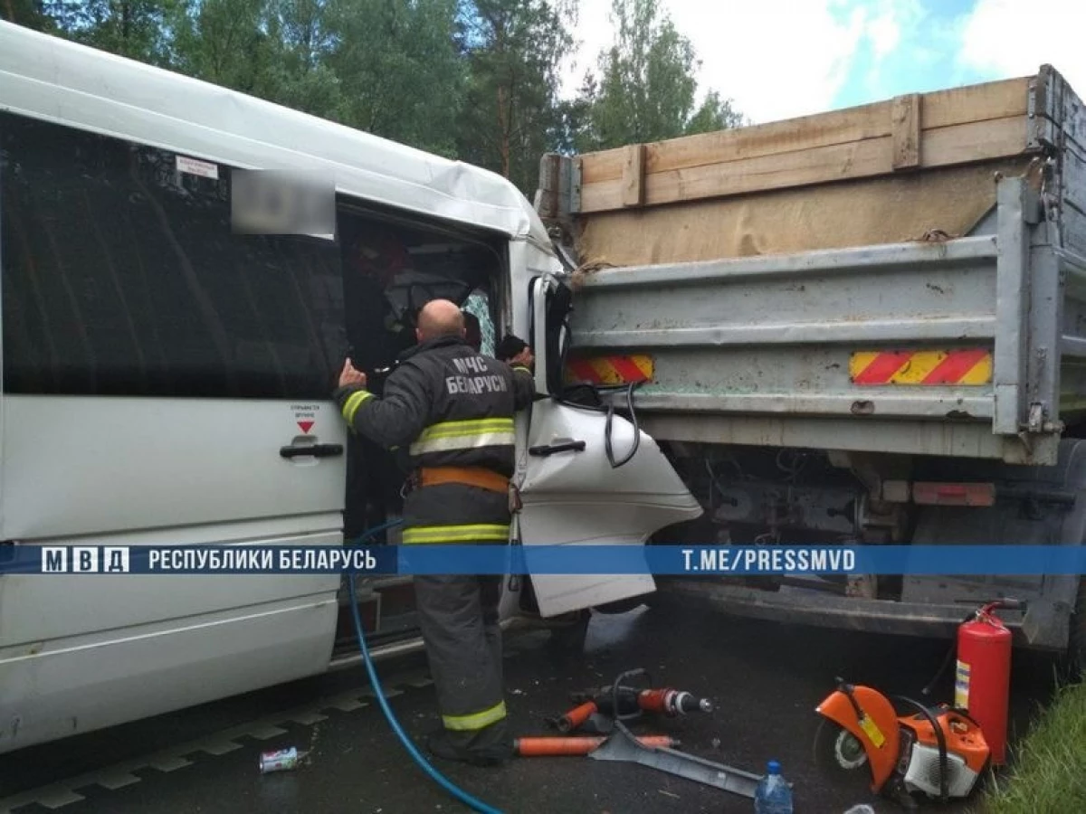Șoferul microbuzului a adormit și sa prăbușit într-un camion. Verdict în cazul unui accident cu șapte victime 24299_2