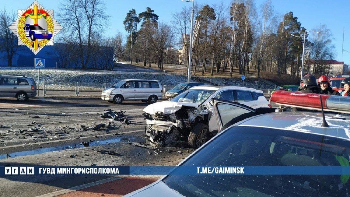Tai nạn nghiêm trọng về Đại lộ Độc lập: Bốn xe va chạm 24449_7