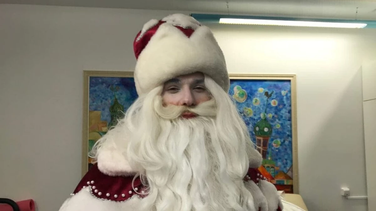 "Je ne peux pas écrire dans l'annonce que je suis Santa Claus avec des anticorps, parce que je n'ai pas": acteur sur le travail en vacances