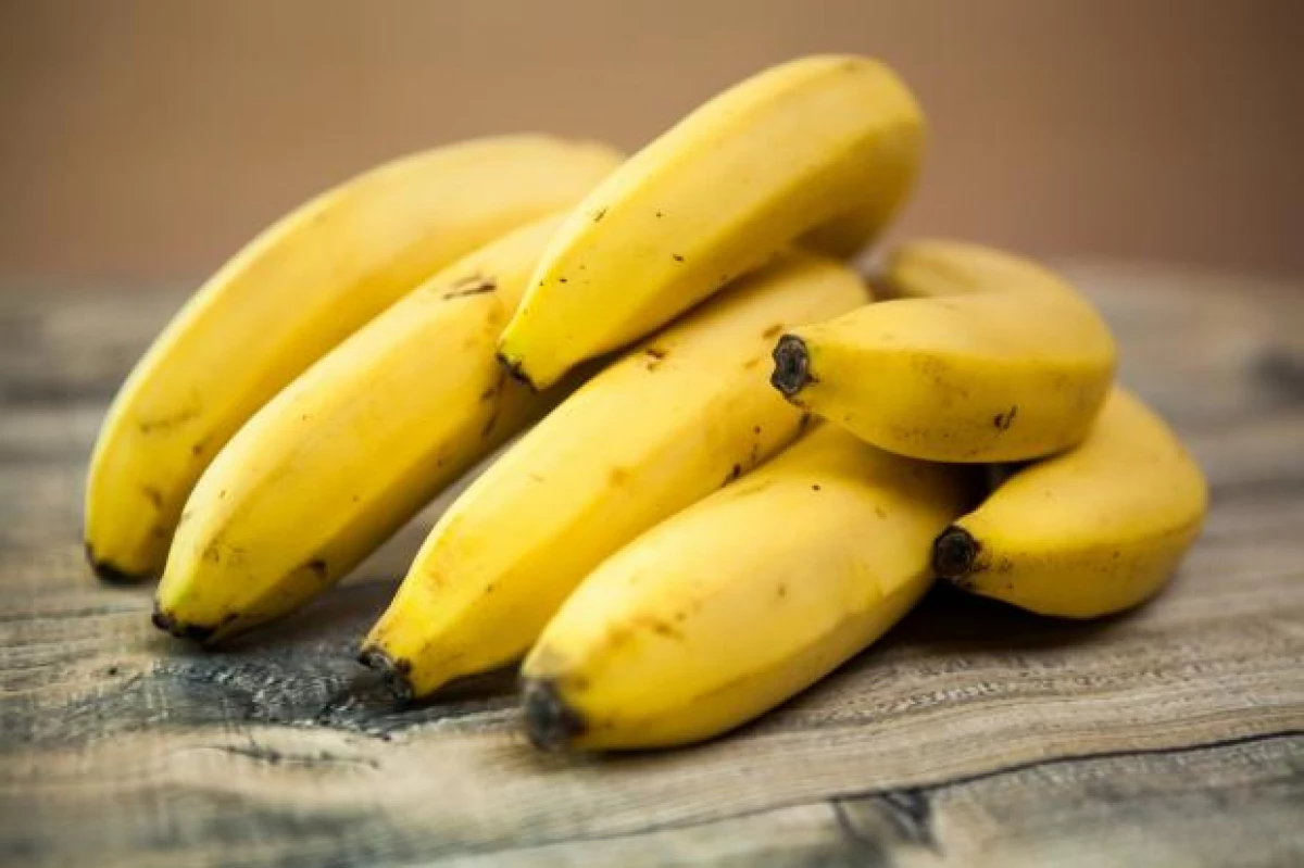 8 Zalety bananów dla ciała: co jest przydatne owoce egzotyczne 290_3