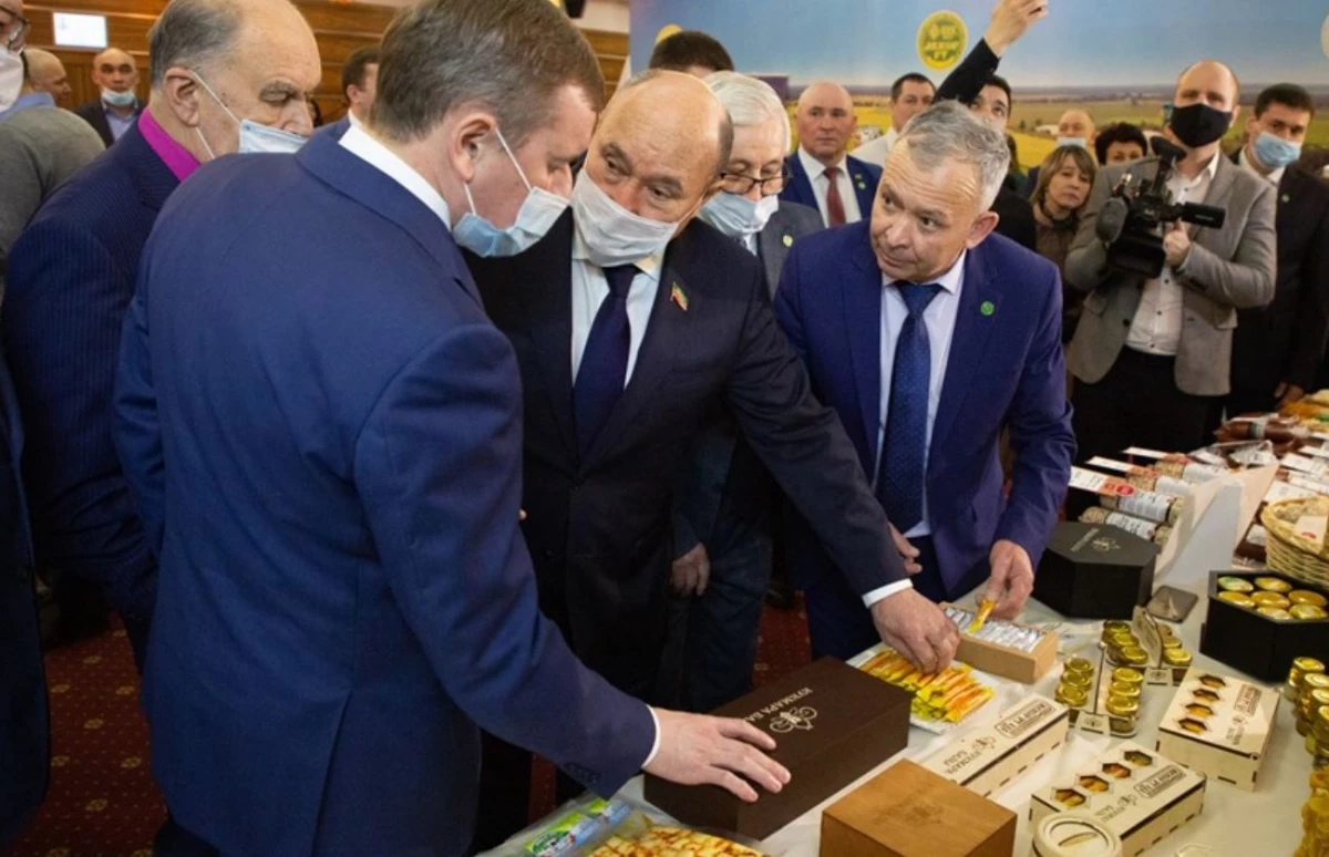 În Kazan, a luat act de cea de-a 30-a aniversare a mișcării agricole la onorurile deliciilor agroditice și culinare 3491_2