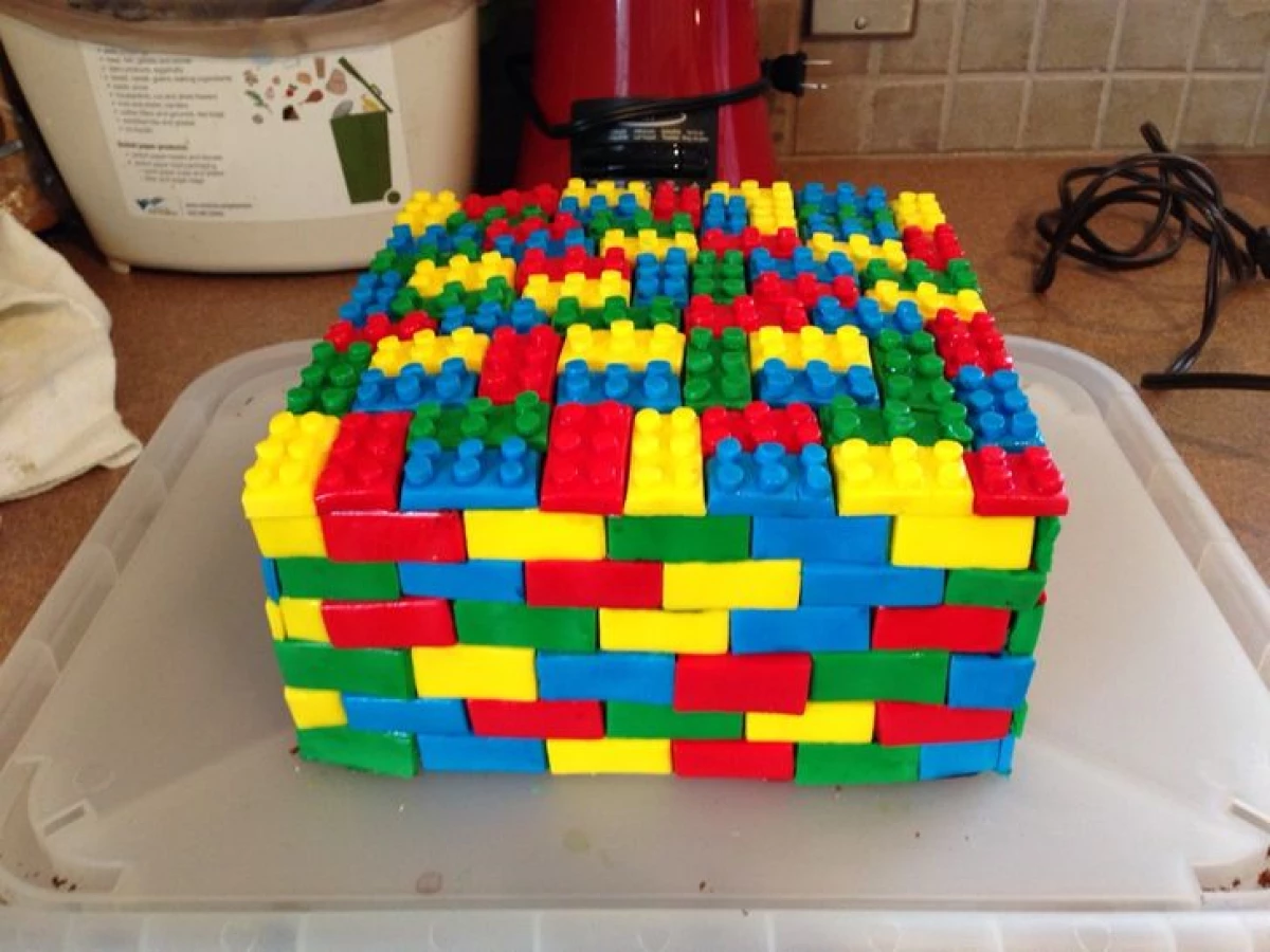 Торт из LEGO