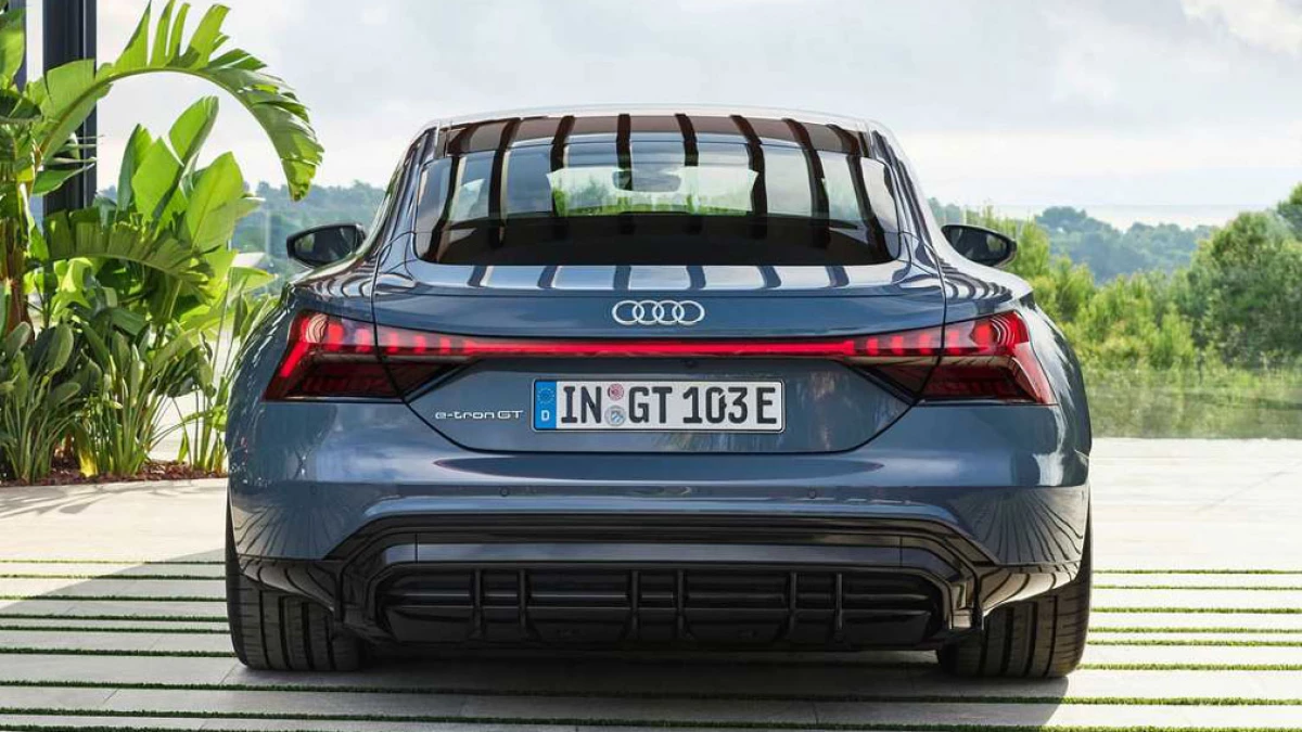 Serijski električni limuzini Audi e-tron GT predstavljen u dvije verzije 3653_10