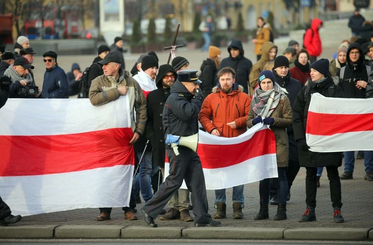 Diplomat asing di Belarus meminta untuk menunjukkan protes hidup 3700_1