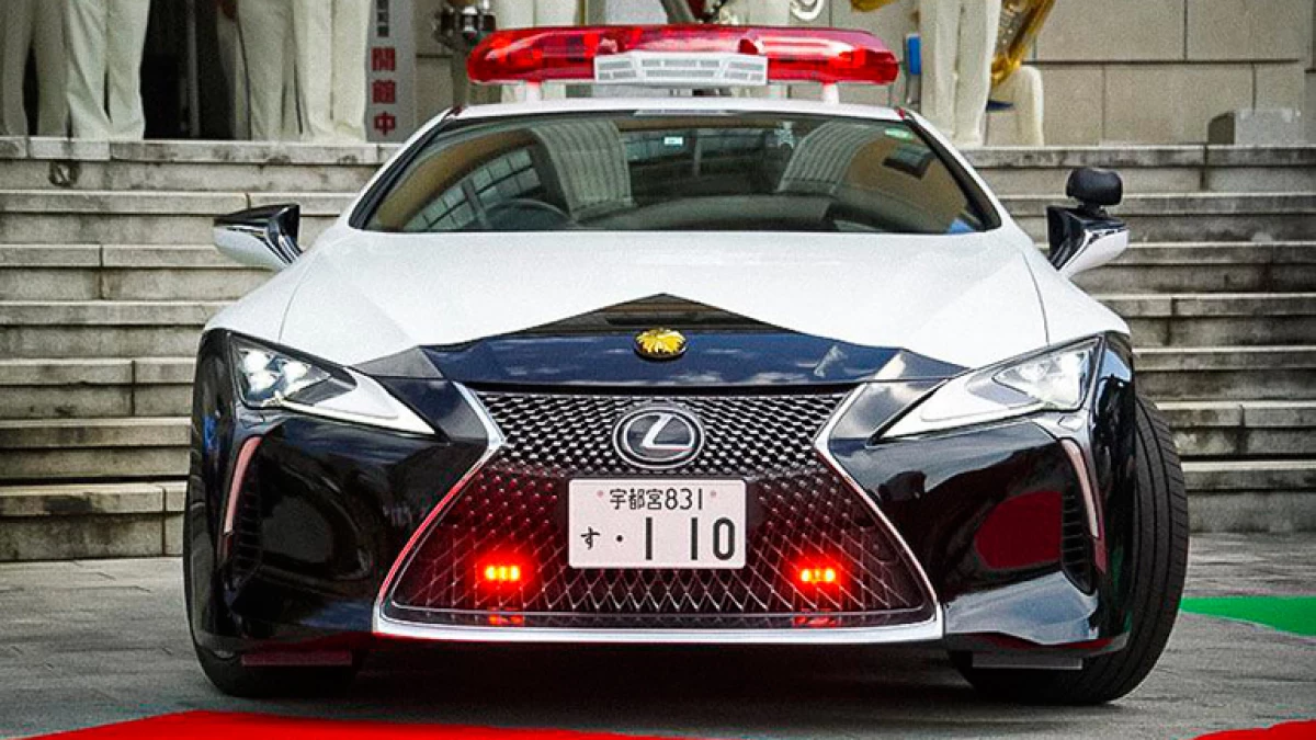 ხუთი ყველაზე მაგარი პოლიციის მანქანები მსოფლიოში 3916_3
