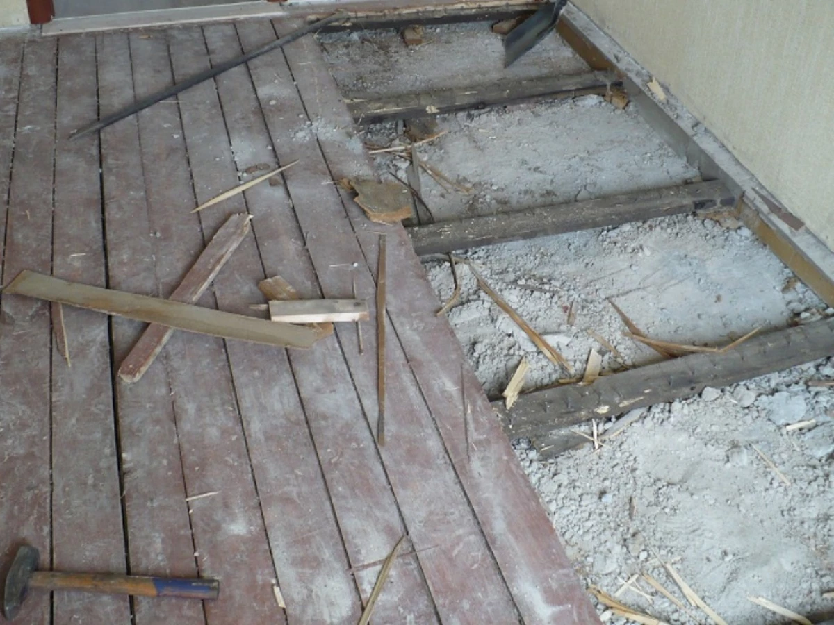 Як класти плитку на дерев'яну підлогу: етапи підготовки 4095_1