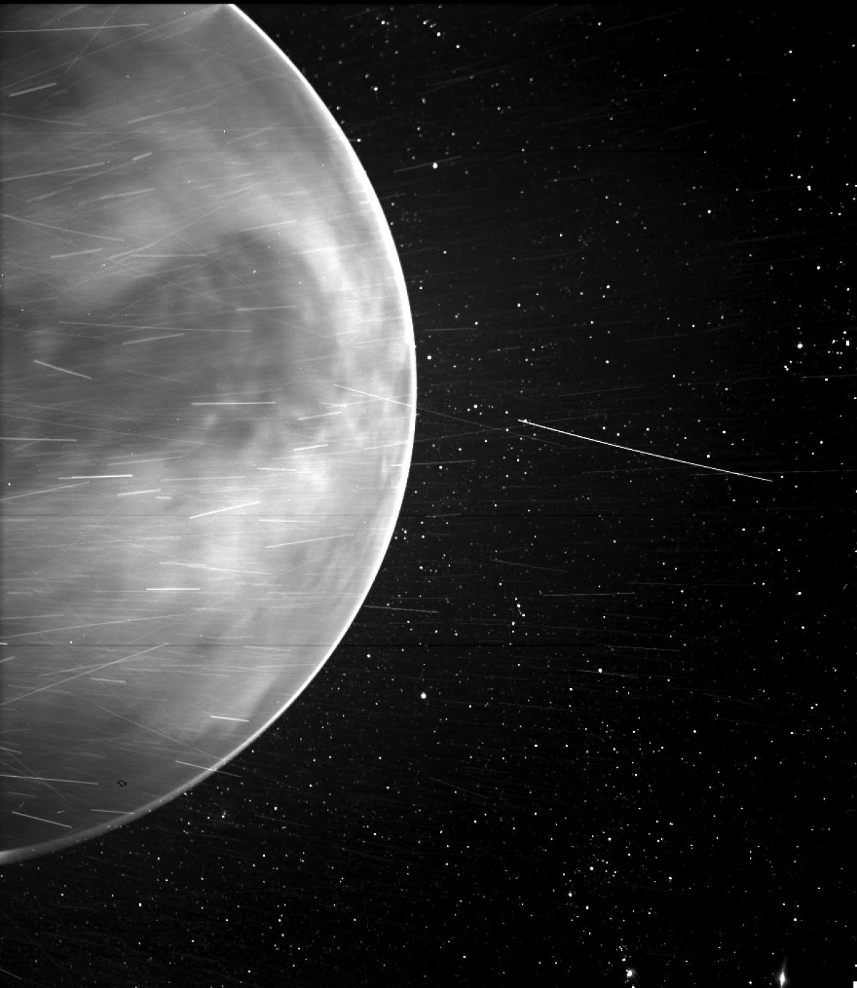 Flying na Venus, Parker Probe Solar aliona kile ambacho hakuwa na: aliweza kuangalia kwa ajali chini ya mawingu mnene 4446_1