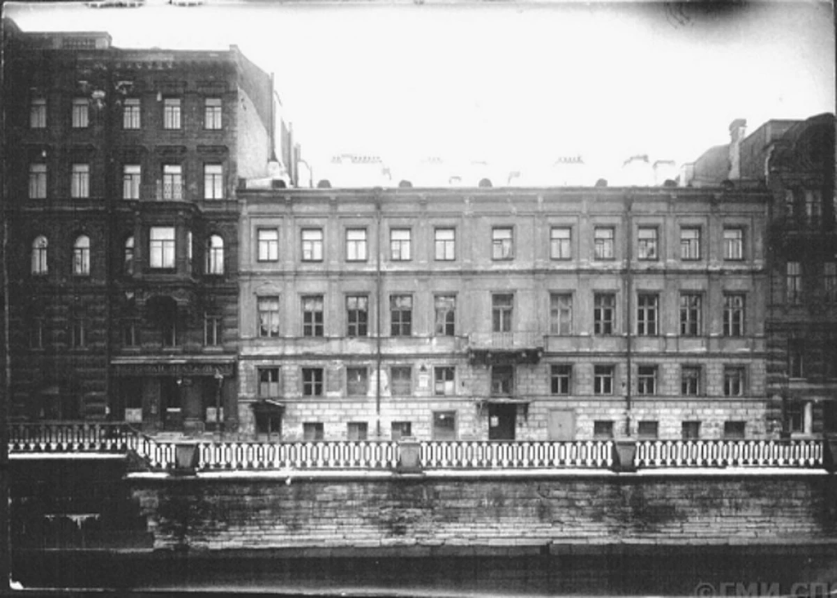 Mistero de la stabila kanalo en Sankt-Peterburgo 5089_12