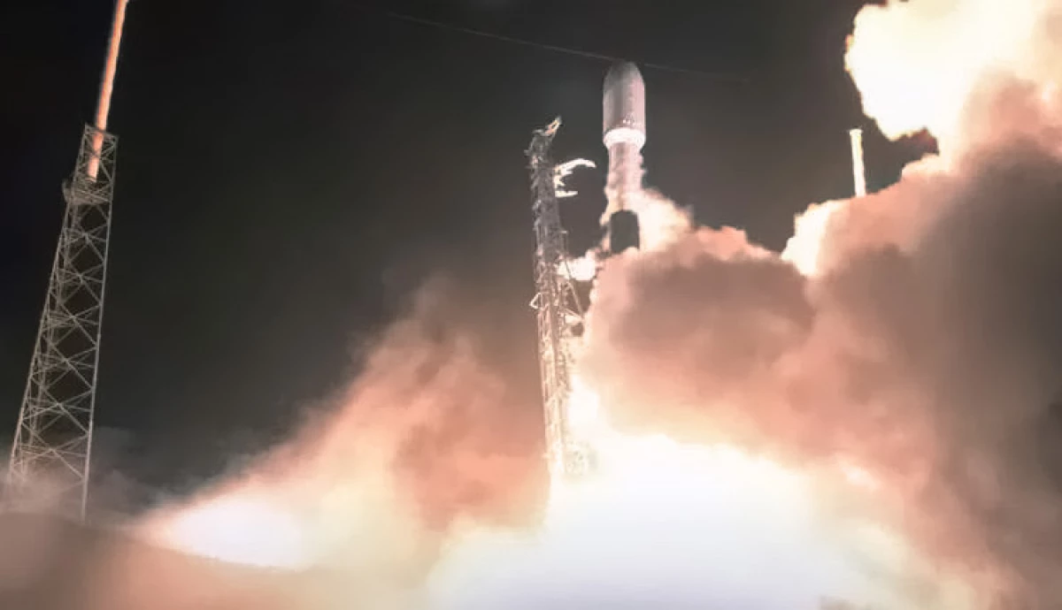 Falcon 9 ракетанын биринчи баскычы деңиз платформасына жери жок