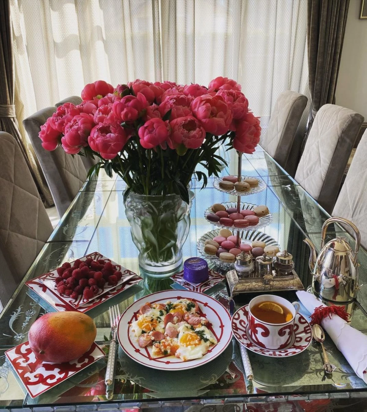 El fenomen del Instagram Rus - Yana Rudkovskaya esmorzars al salari de l'empleat estatal mitjà 5214_10