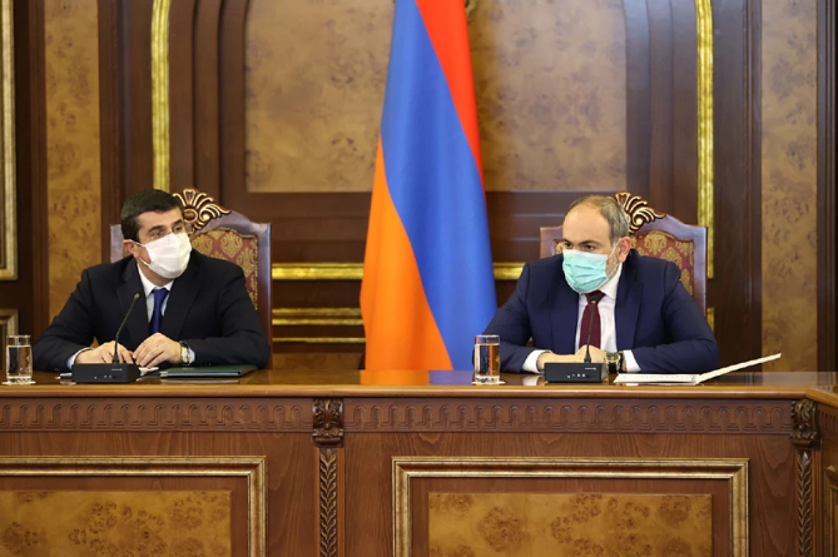 Au avut loc discuții privind problemele de implementare în programele actuale și planificate din Artsakh