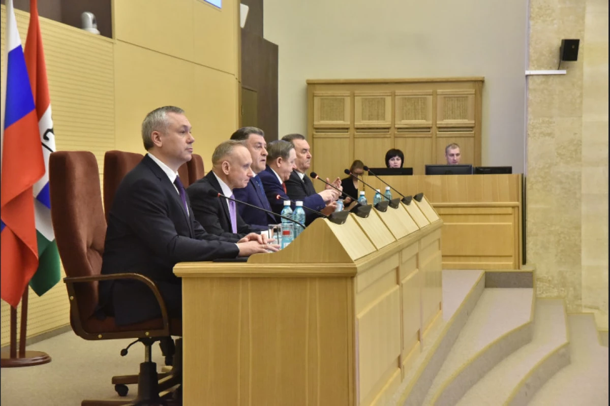 El gobernador Andrei Travnikov: las enmiendas al presupuesto enviarán 390 millones de rublos adicionales para la vivienda para los huérfanos 536_1