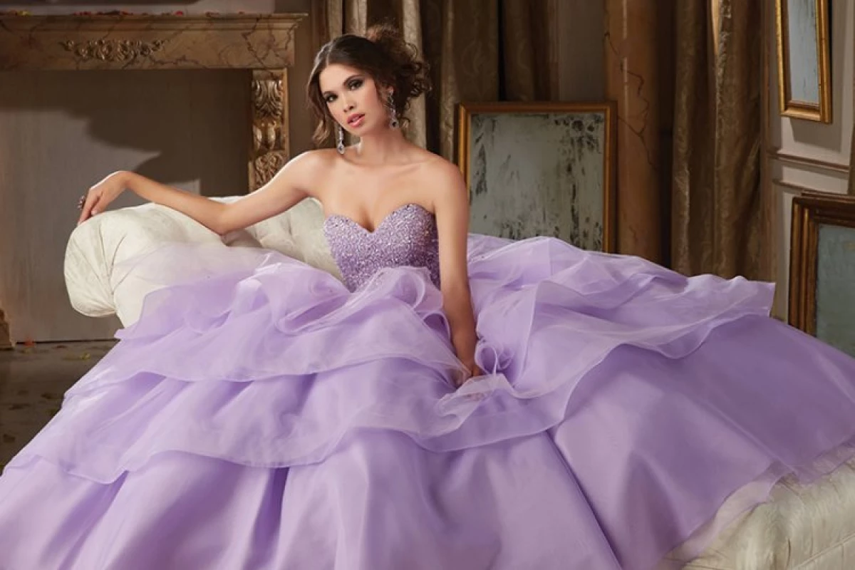 Královské balíčky: módní svatební šaty Jaro-léto 2021