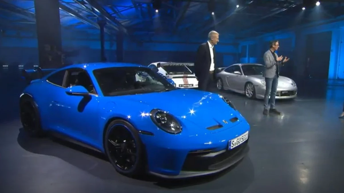 Porsche, yeni bir nəsil Porsche 911 GT3 idman avtomobili təqdim etdi 7513_1