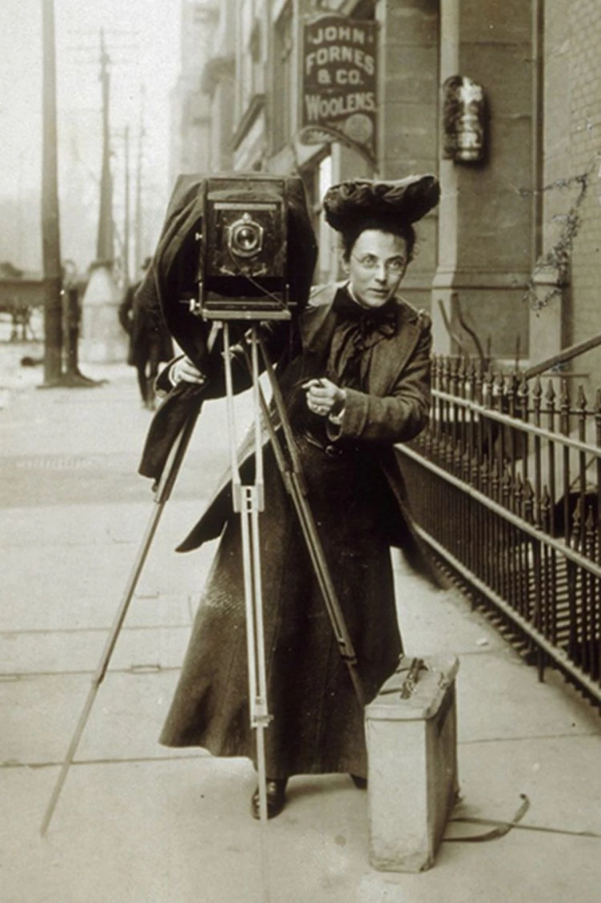Камера 20х. Jessie Tarbox Beals. Фотоателье 19 век. Century фотокамера 1900г. Старый фотоаппарат.