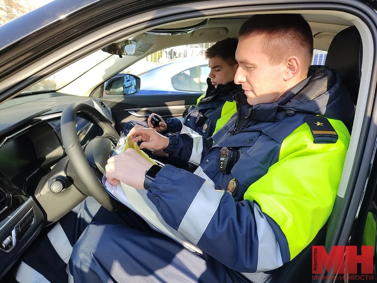 Minsk Trafikkpolitiet viste hvilken maskin som er skjult kontroll 7768_2