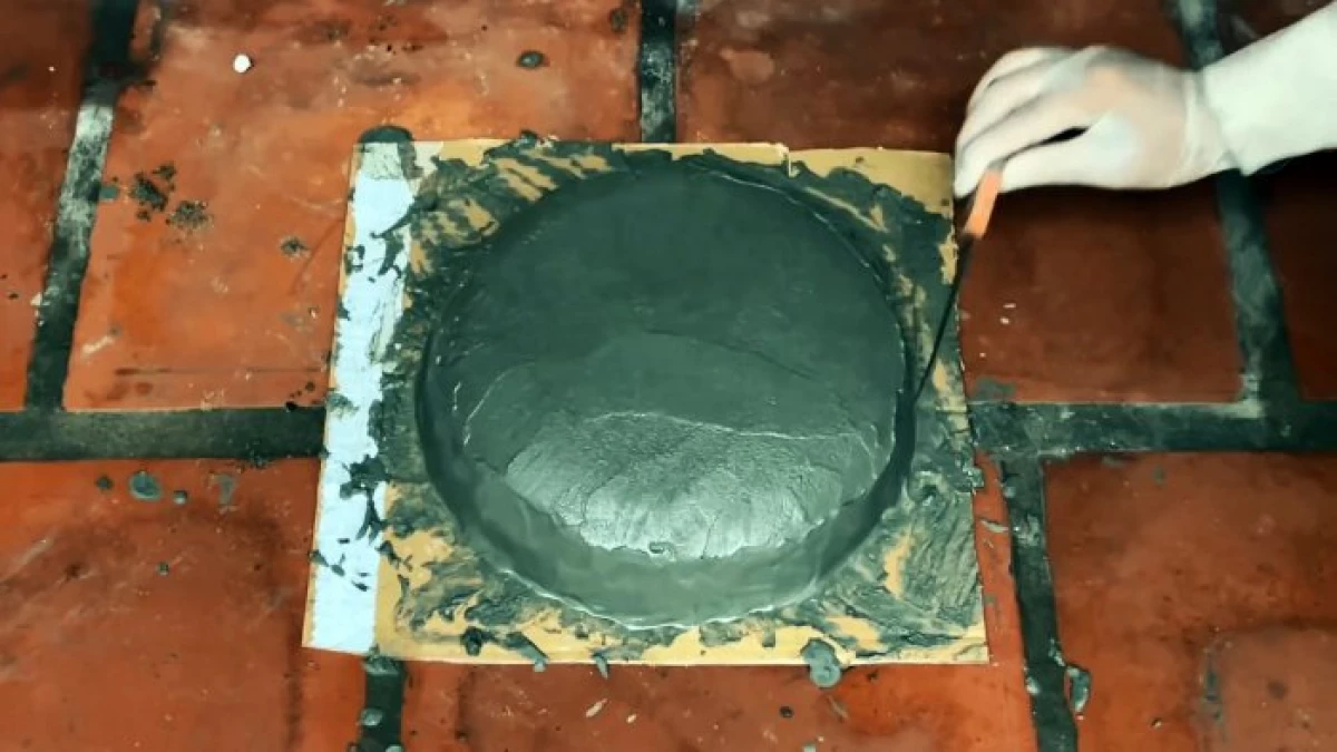 Hogyan készítsünk asztalt egy teraszra cement hattyúkkal 7774_10