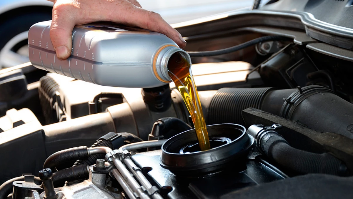 Odborníci říkali, že olej v automobilu je třeba měnit častěji, než je doporučeno 7914_1