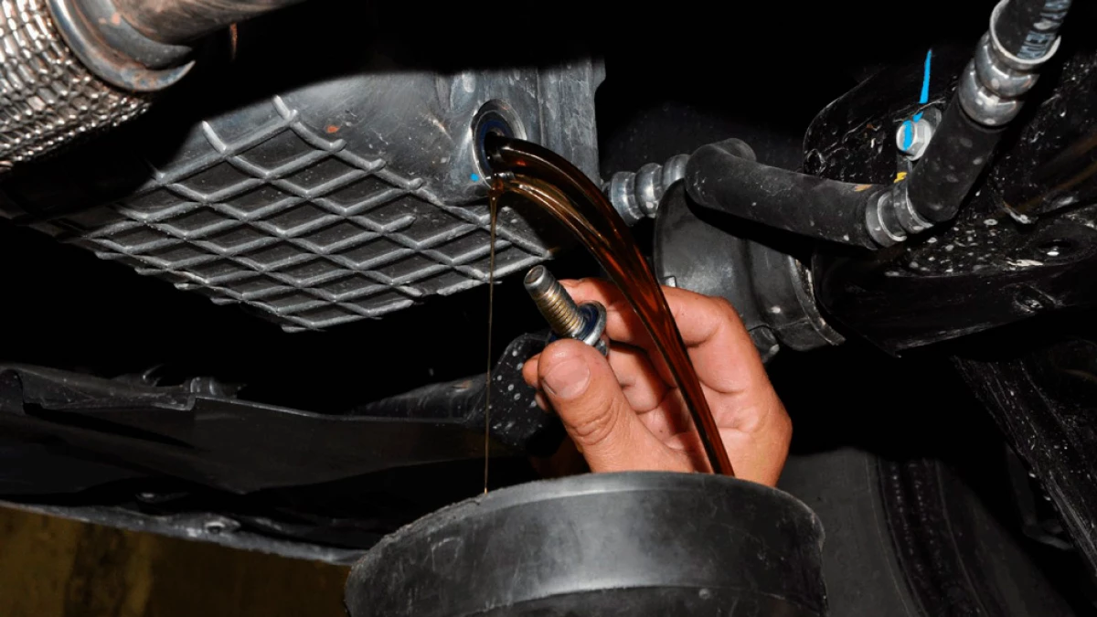 Les experts ont dit que lorsque l'huile du moteur de la voiture doit être changée plus souvent que recommandé 7914_3