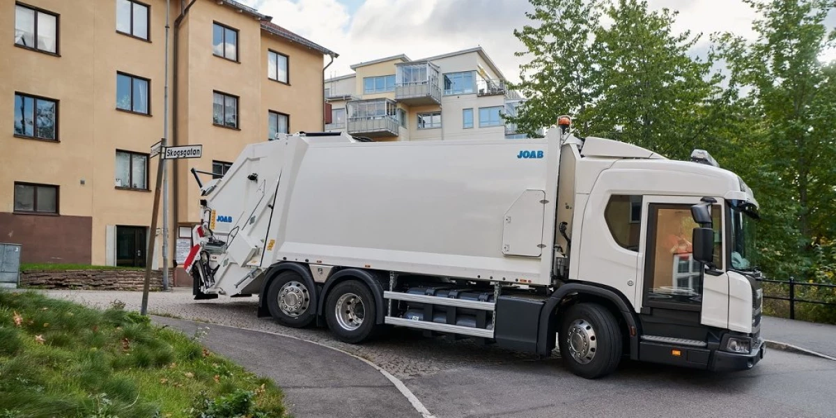 Scania, çöp kamyonu sürücülerinin çalışmalarını daha da rahat hale getirdi 8021_1