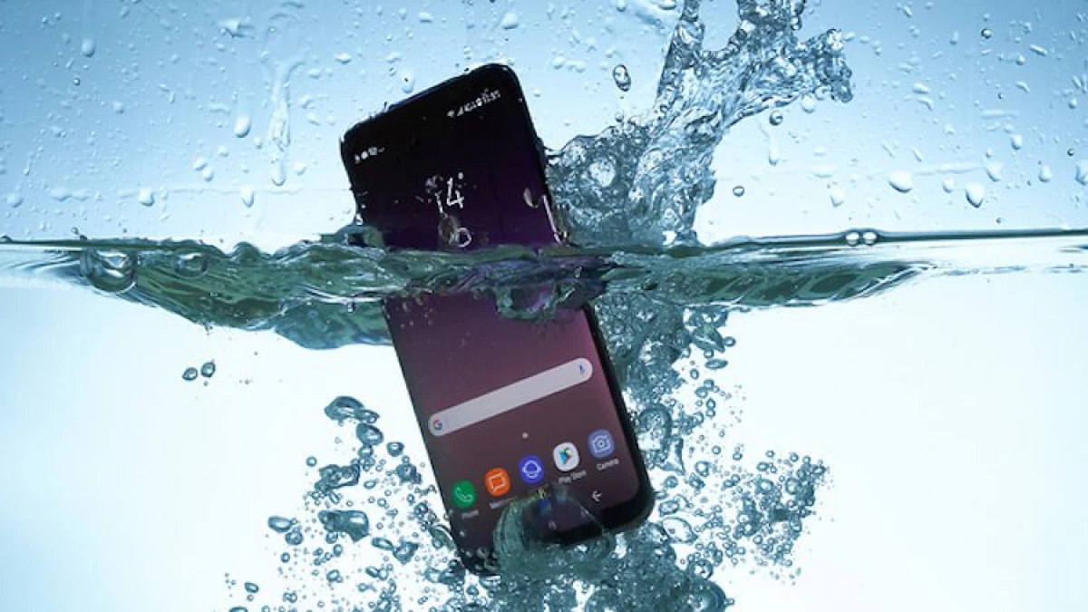 3 причини да купите паметен телефон со заштита на водата и 3 причини да не го направите ова 8094_1