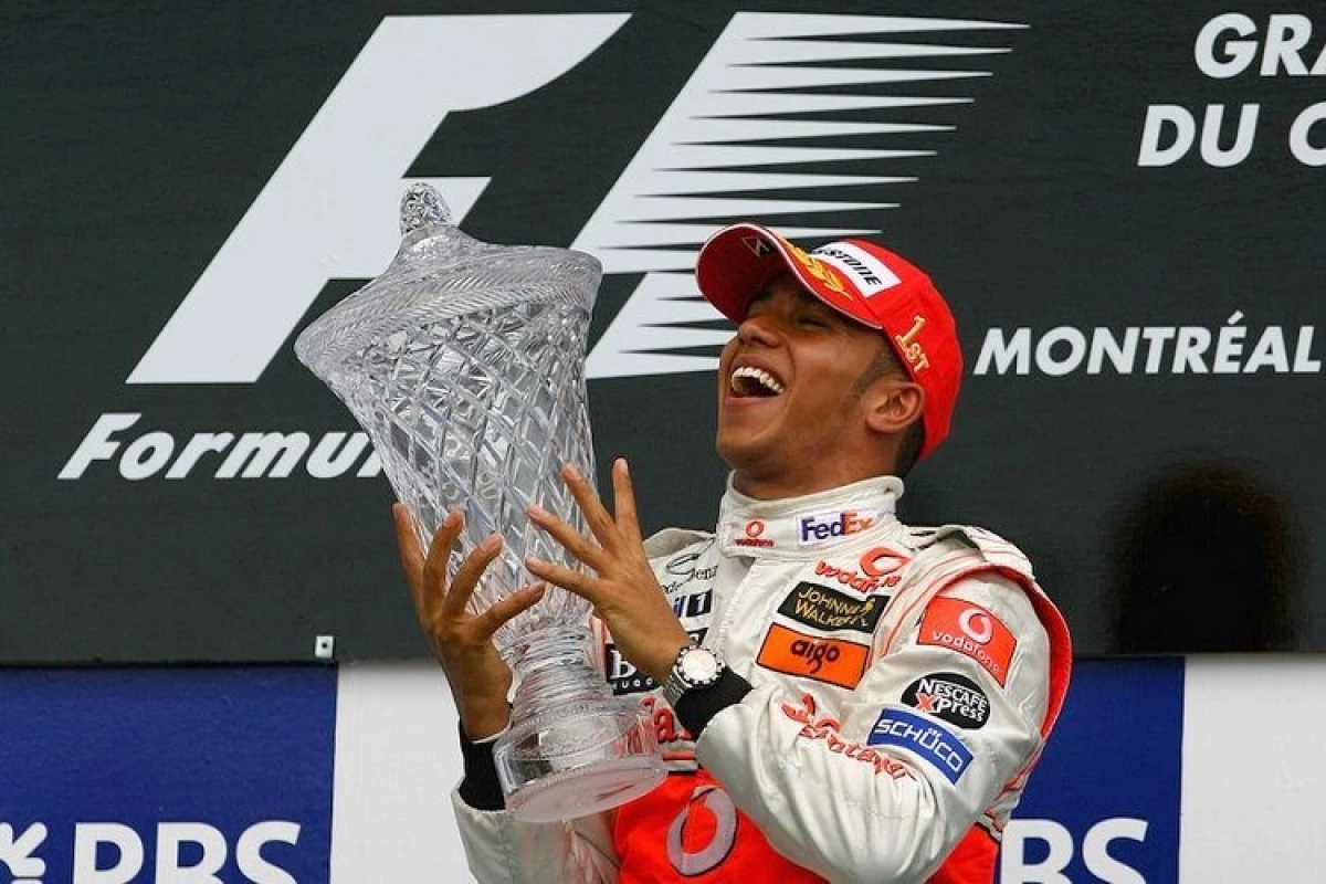 Pebrero DateWalk: 2 - Lewis Hamilton, 2007. 8231_2