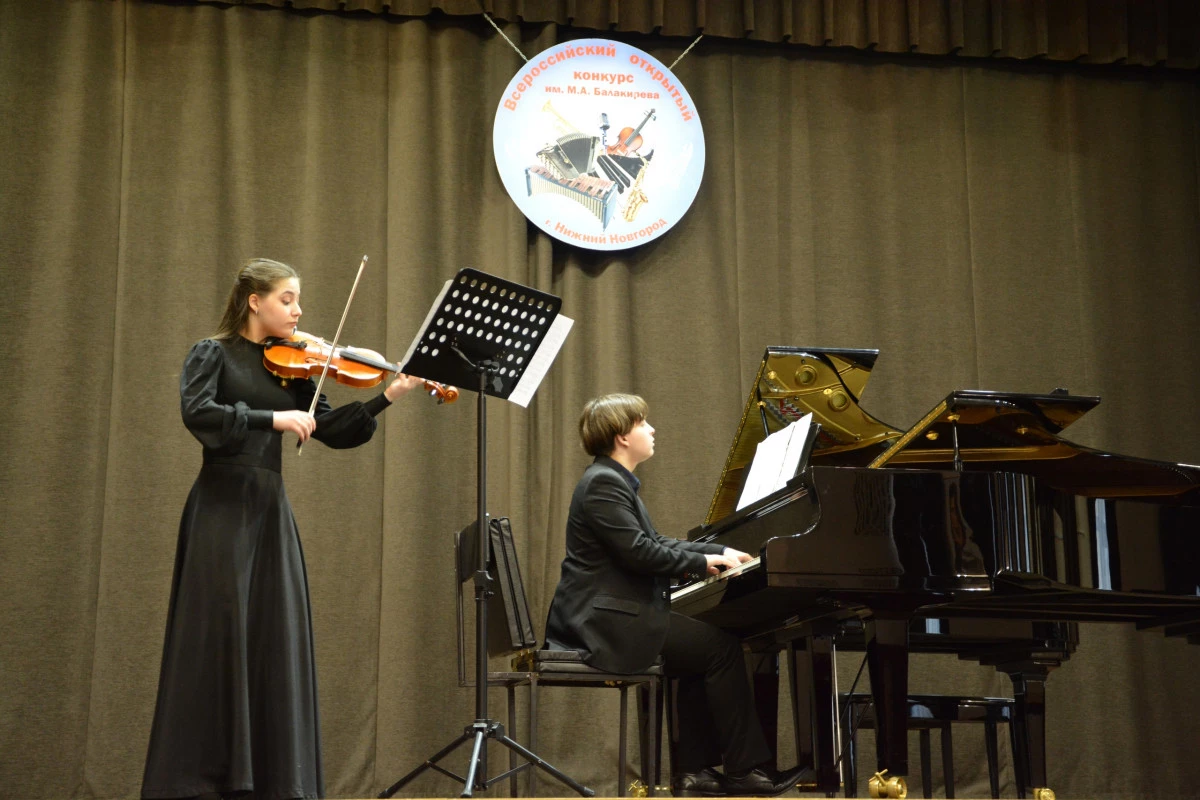 ผู้ชนะการแข่งขันแบบเปิดของรัสเซียทั้งหมดของนักเปียโนหนุ่มได้รับรางวัลใน Nizhny Novgorod 8270_1