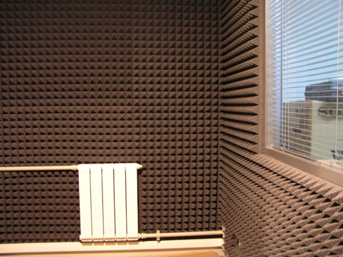 Звукоизоляция зданий. Звукопоглощающие материалы для стен. Звукопоглощающие панели. Шумоизоляция стен. Звукоотражающие панели в комнате.