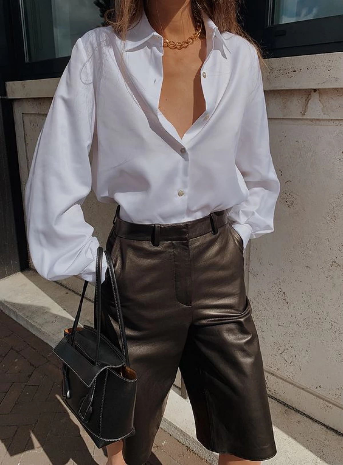 Stylish and elegant! Ideas of images with a white blouse for every day 8947_20