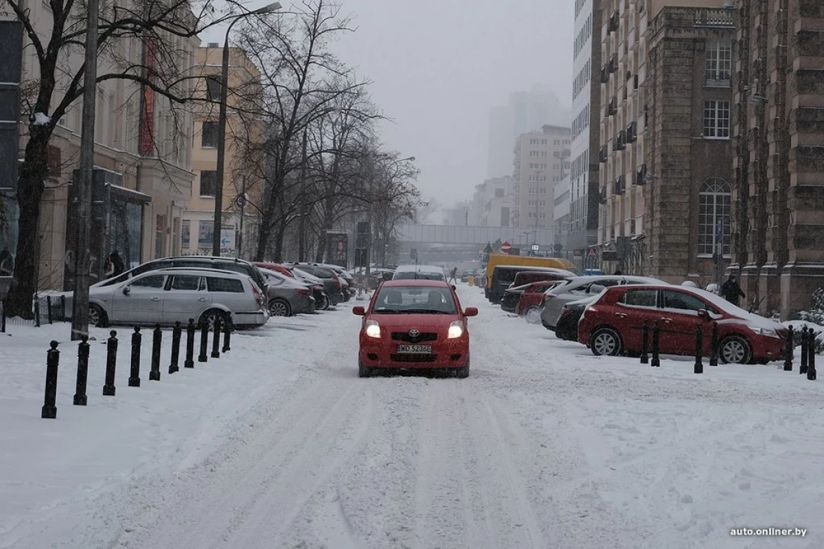 Nei sedimenti record di Varsavia. Come la capitale polacca sta vivendo potenti nevicate 9135_18