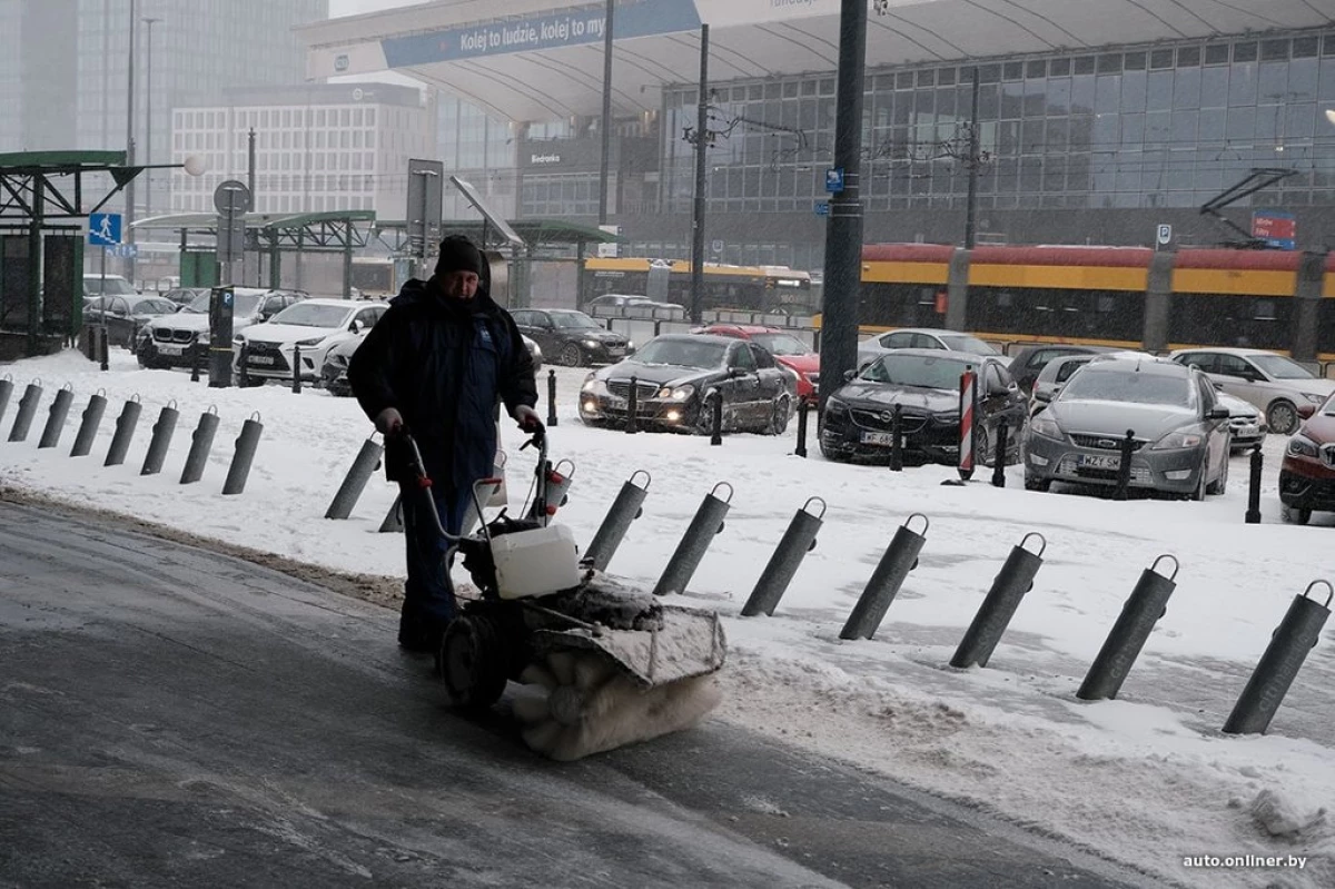 ในวอร์ซอบันทึกตะกอน เมืองโปแลนด์กำลังประสบกับหิมะที่ทรงพลัง 9135_26