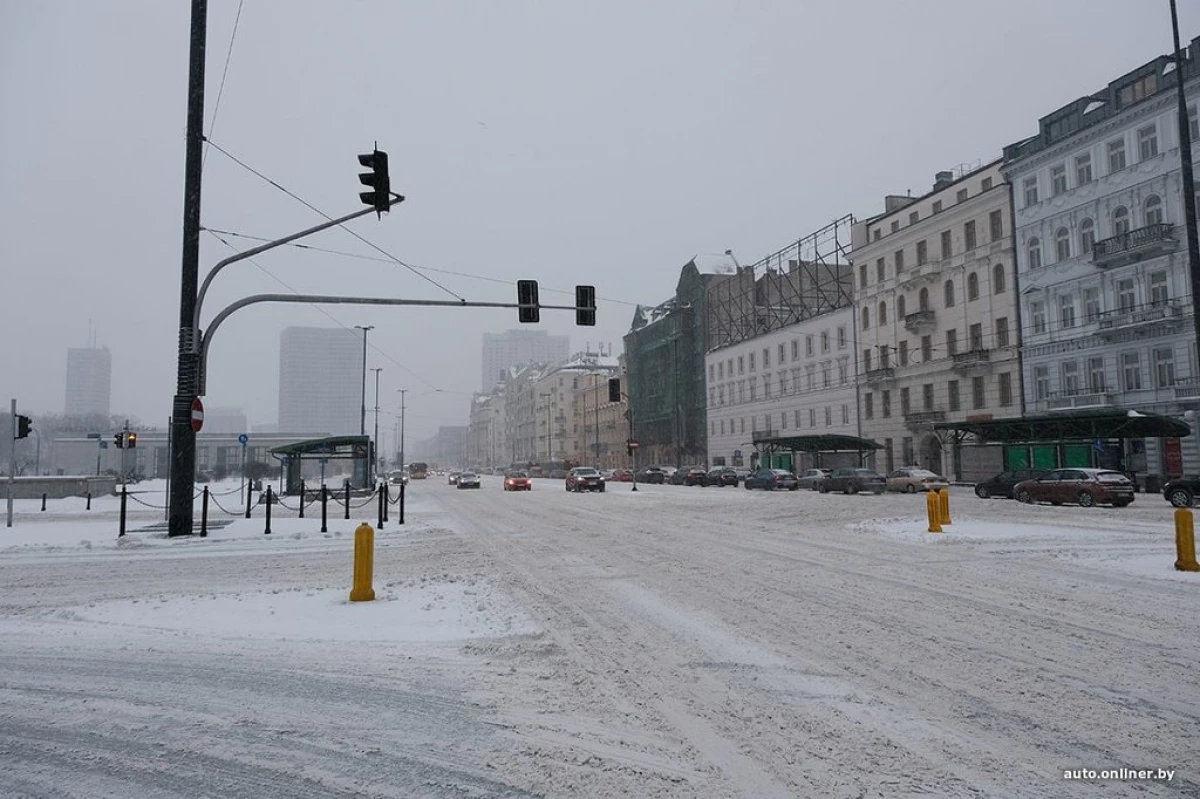 Վարշավայի գրառումների նստվածքներ: Ինչպես է Լեհաստանի մայրաքաղաքը զգում ուժեղ ձյուն 9135_29