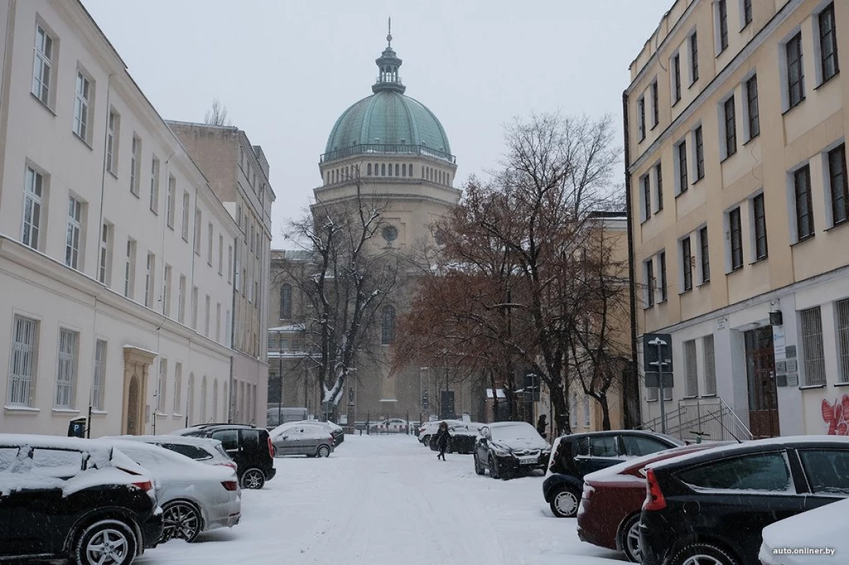 ในวอร์ซอบันทึกตะกอน เมืองโปแลนด์กำลังประสบกับหิมะที่ทรงพลัง 9135_7