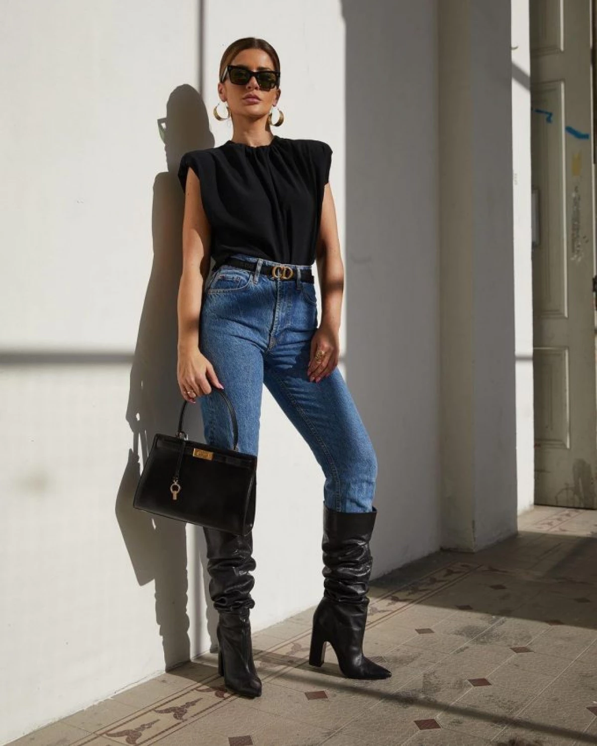 Jeans Rich Woman: 5 mga modelo na gumawa ka kagandahan 9744_2