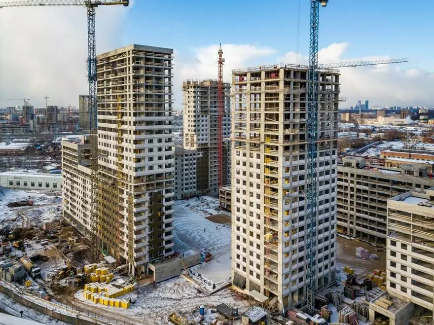 Nedostatok bývania sa objavuje v novej Moskve: počet bytov v počiatočnej fáze stavby klesol o 40% 10248_1