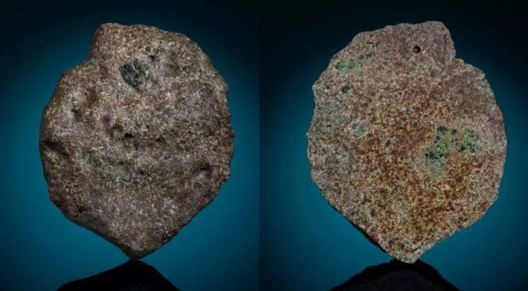 En África atopou un meteorito que a terra máis antiga. Isto forma parte dun planeta desais.