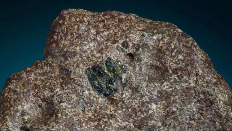 A Afirka sami meteorite cewa tsohuwar ƙasa. Wannan wani bangare ne na duniyar da ba a kwance ba. 10532_2