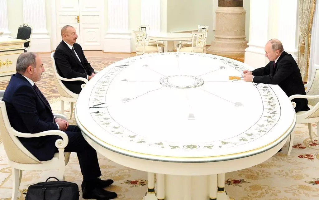 Putin espera negociacións para garantir a prestación de paz e seguridade duradeira 10573_1