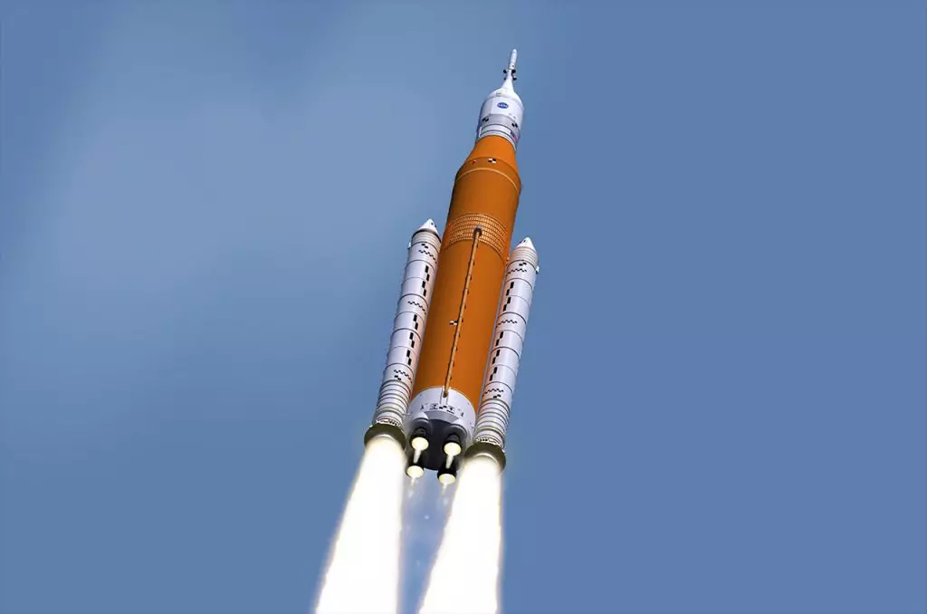 NASA는 달에 비행을 위해 첫 번째 단계 로켓의 화재 테스트를 수행했습니다. 10929_3