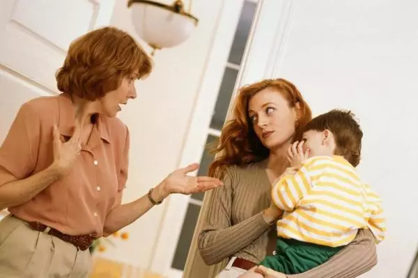 Hoe vrienden te maken met de schoondochter: vijf nuttige tips voor schoonmoeder 11292_5
