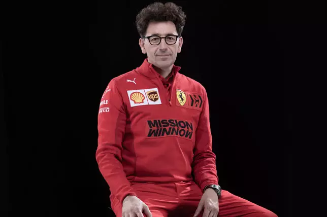 Binotto: Wir müssen den Banner Ferrari stolz tragen