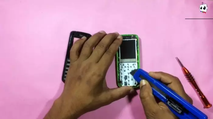 Kuidas vana mobiiltelefoni teha turvasüsteemi liikumisanduriga 11666_3