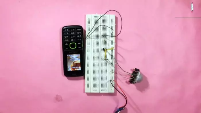 ایک موشن سینسر کے ساتھ ایک سیکورٹی سسٹم بنانے کے لئے پرانے موبائل فون سے کس طرح 11666_5