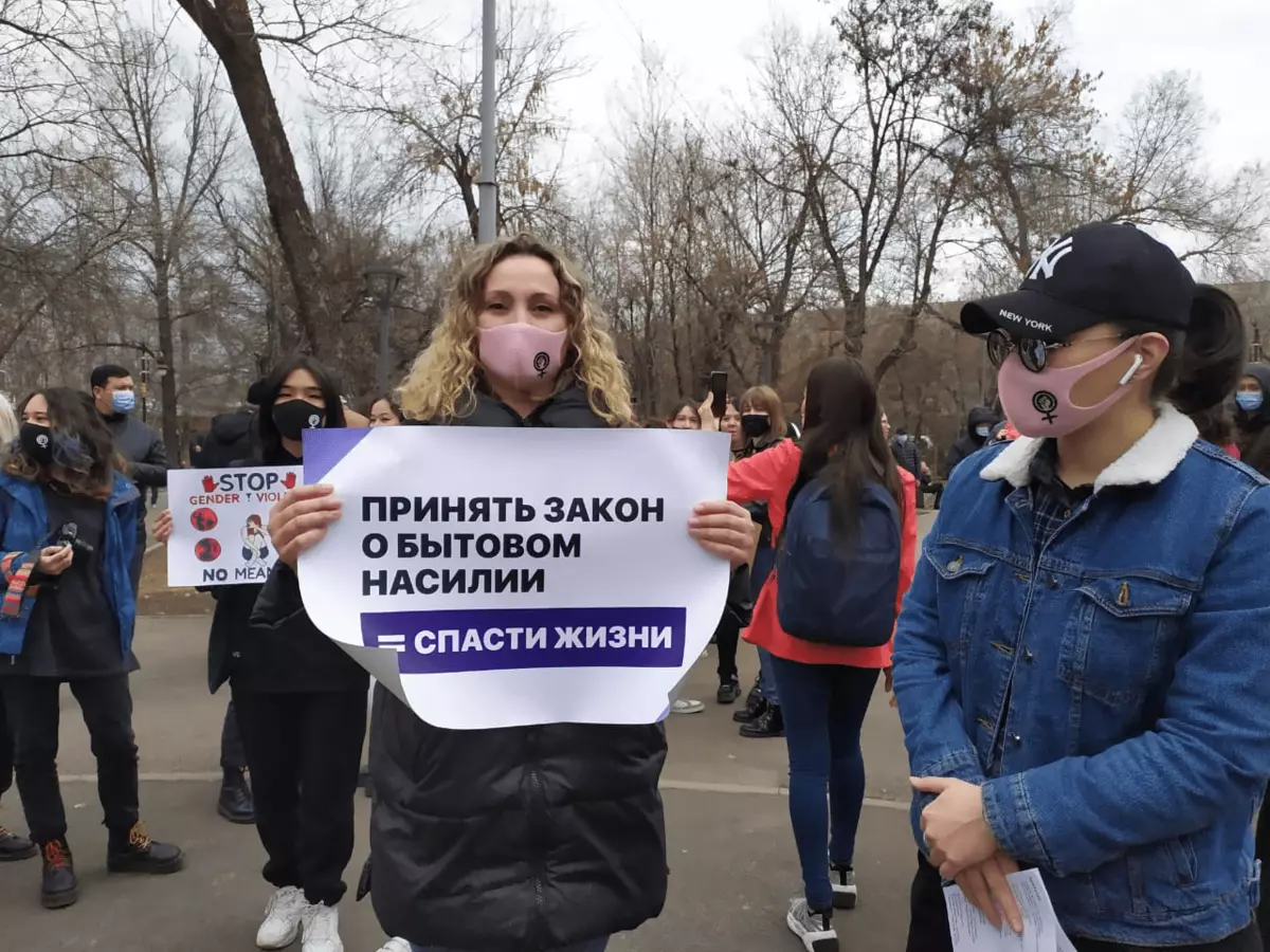 Mars for kvinners rettigheter fant sted i Almaty (Foto) 11723_3