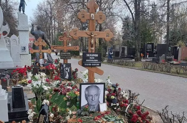 Lá eles descansam: Que monumentos olham para as sepulturas de celebridades russas (20 fotos) 11740_15