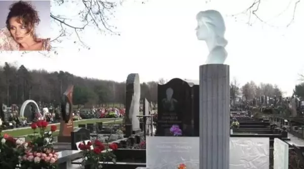Di dinya istirahat: naon monumen katingal di kuburan Rusia Rusia (20 poto) 11740_8