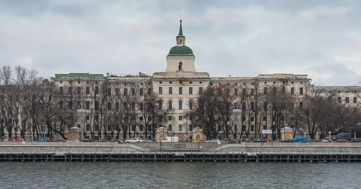 Ao lado do Kremlin começou a restauração da casa educacional imperial vazia 11900_1