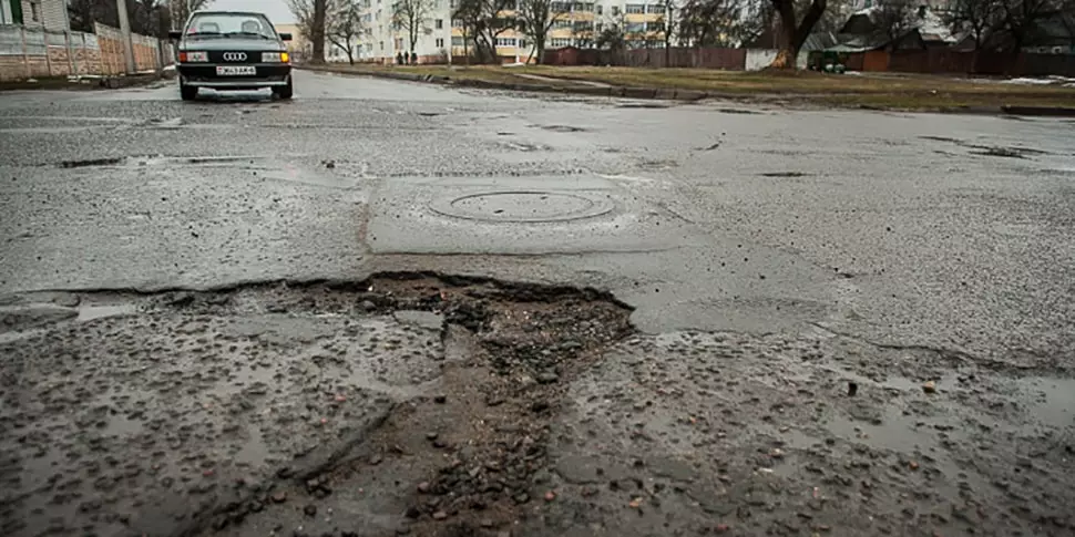 Les travailleurs routiers promettent de renforcer les travaux sur l'élimination de Chosel à Minsk. Que se passe-t-il dans ta rue? 11970_1