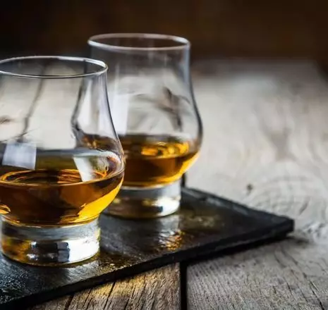 Kosmik viski: mintaqaning tarixi va lentaning xususiyatlari